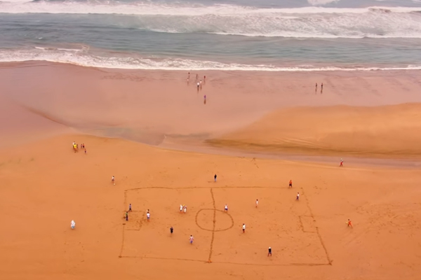  Football sur une plage du Maroc 
