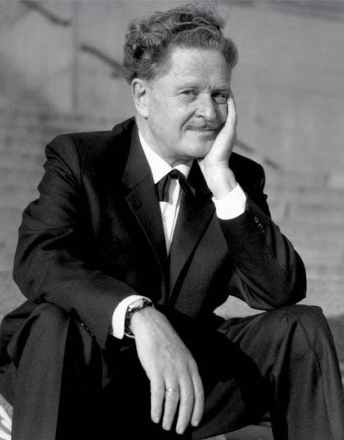  Nazim Hikmet 