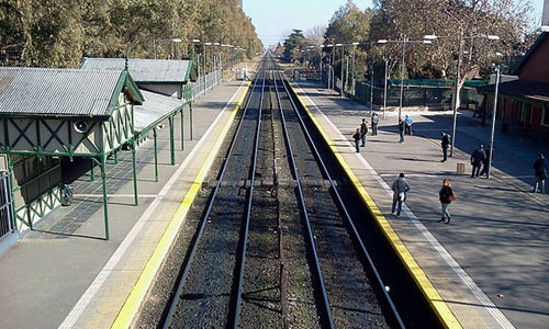 la gare Santos Lugares sur le quai
