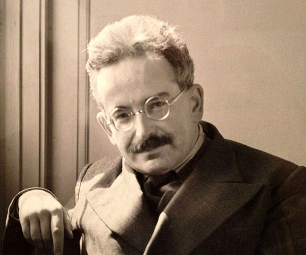  Walter Benjamin 